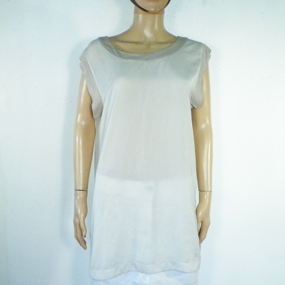 Acheter T-Shirt Femme Beige LIU JO Taille Estimée M/L. - 11,00 € T-Shirt Femme Beige LIU JO Taille Estimée M/L. - reconditionné disponible sur Label Emmaüs